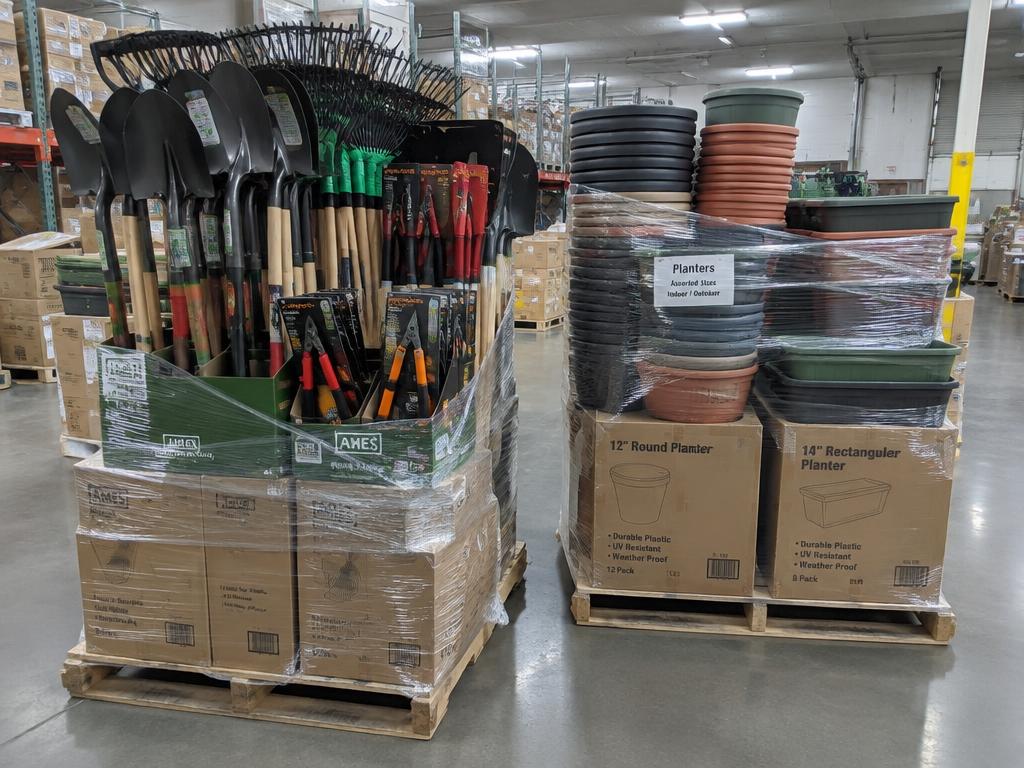 Garden Tool & Planter Surplus — 2 Pallets — Brand New liquidation inventory shipping from Lincoln, Nebraska