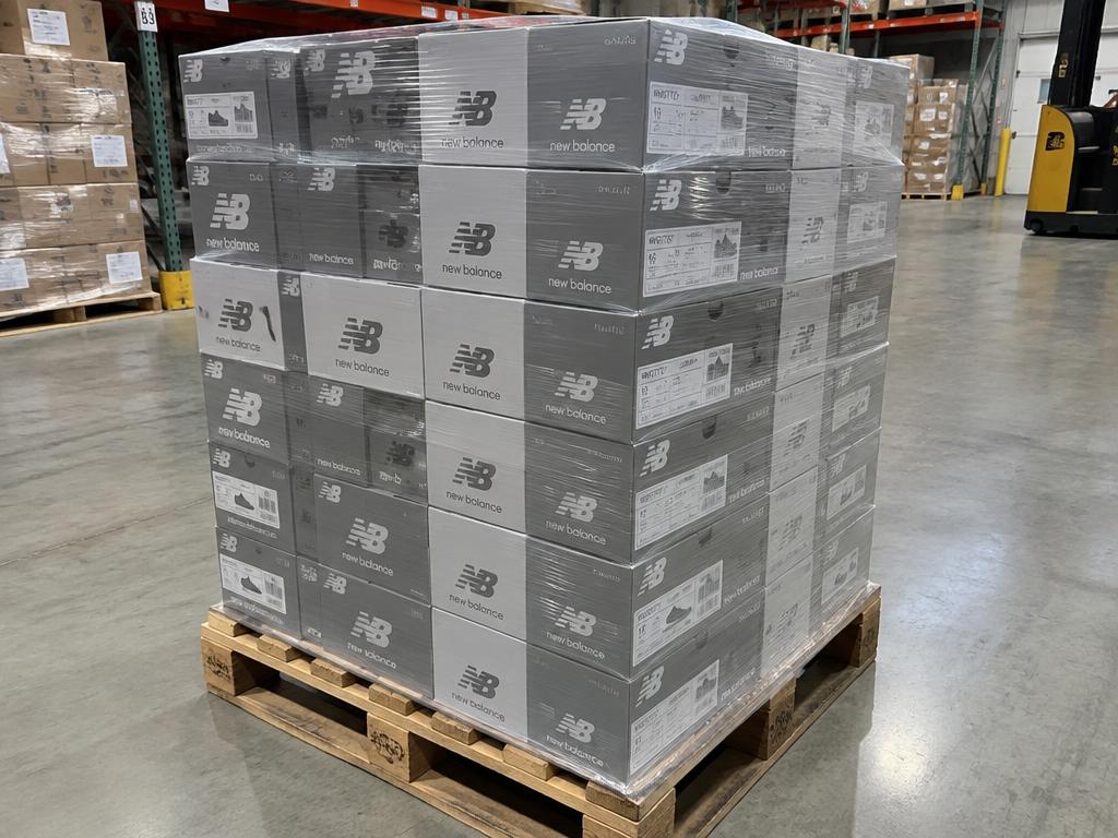 New Balance Walking Shoes Like New Lot — 130 Pairs, 1 Pallet — Brand New liquidation inventory shipping from Lincoln, Nebraska