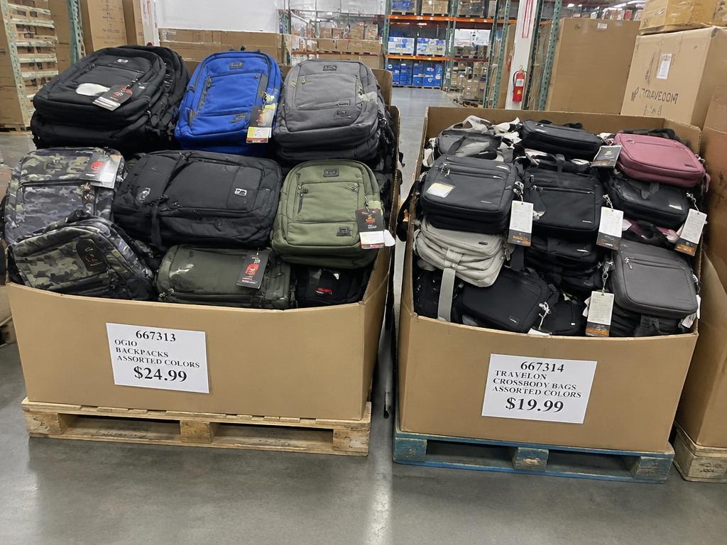Time and Tru Backpacks & Crossbody Bags Lot — 111 Units, 2 Pallets — Brand New liquidation inventory shipping from Lincoln, Nebraska
